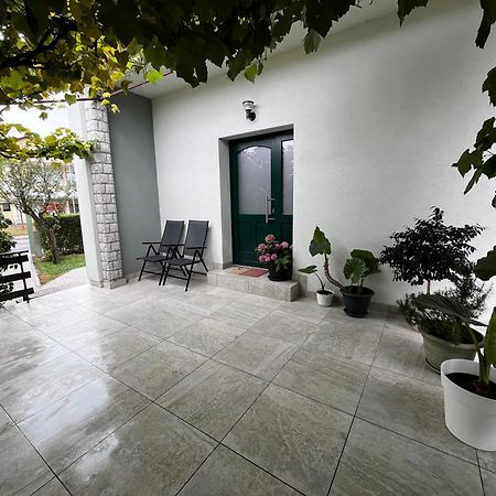 The Green Door Apartment Postojna Exterior foto