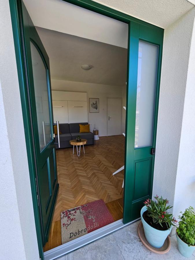 The Green Door Apartment Postojna Exterior foto