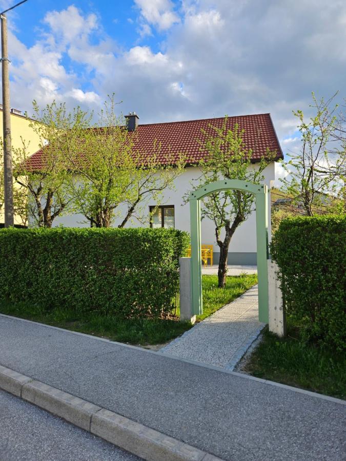 The Green Door Apartment Postojna Exterior foto