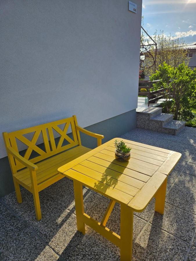 The Green Door Apartment Postojna Exterior foto